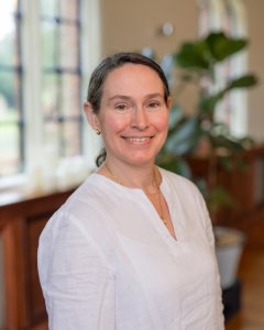 Bea Masters, BSc (Hons) LicAc mBAcC Bea Masters, BSc (Hons) LicAc mBAcC