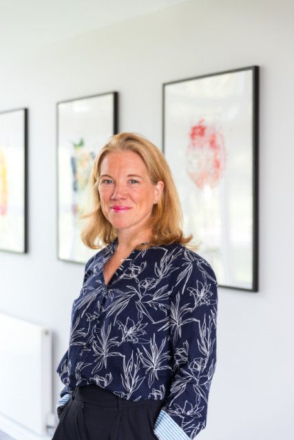 Dr Andie Siggers BMBS MRCP MRCGP AFMCP PGCME, IFMCP BMBS MRCP MRCGP DipBSLM PGCME